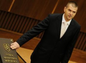 Štefanov zatiaľ o imunitu nepríde