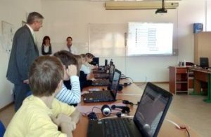 Ministerstvo chce nahradiť učebnice počítačmi