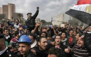 Egyptský policajt dostal za streľbu do demonštrantov trest smrti