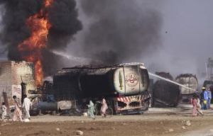 Nigéria: Havária cisterny spôsobila tragickú nehodu