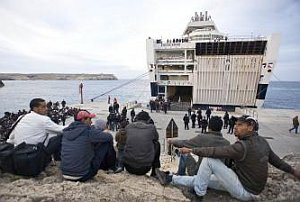 Na taliansky ostrov Lampedusa prišla ďalšia vlna utečencov