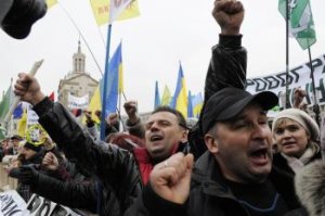 Ukrajina: Tisíce ľudí protestovali v Ľvove proti Janukovyčovi