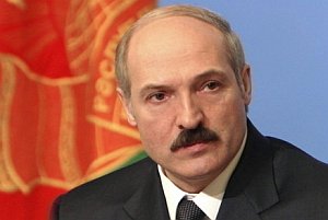 Lukašenka budú pred kolapsom zachraňovať Rusi. Pomôže aj MMF