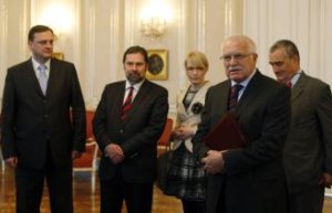 Česko: Veci verejné dali koaličným partnerom ultimátum