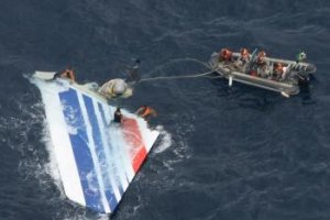 Ukončili hľadanie obetí z Airbusu. Našli 155 tiel