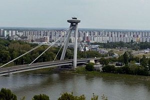 Z bratislavského Nového mosta skočil samovrah
