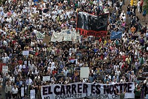 Desaťtisíce Španielov protestovalo proti politikom a nezamestnanosti