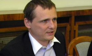 Poslancovi českej vládnej koalície údajne platili za mlčanie
