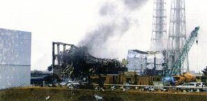 Japonci sa snažia zabrániť výbuchu, v reaktore sa hromadí vodík