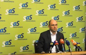 SaS hľadá podporu pre zúženie mandátu Ivanovi Miklošovi