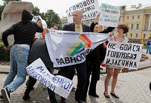 Homosexuáli vyšli do ulíc Berlína, Paríža i Petrohradu