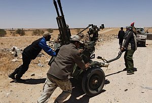 Francúzsko poskytlo zbrane líbyjským povstalcom