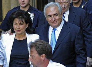 Straussa-Kahna prepustili z domáceho väzenia