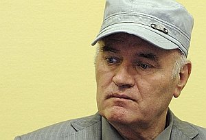 Sudca vykázal Mladiča zo súdnej siene
