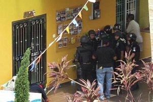Malajzia: Ozbrojený muž zadržiaval v škôlke asi 30 detí