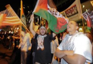 Izrael vyhostí  európskych propalestínskych aktivistov