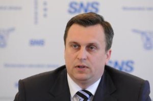 SNS: Matovič zneužíva parlament, aby bol v televízii