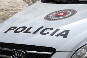 Policajti z Galanty nechali ujsť vodiča s ukradnutým autom