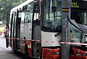 Nehoda autobusu v Bratislave si vyžiadala 12 zranených