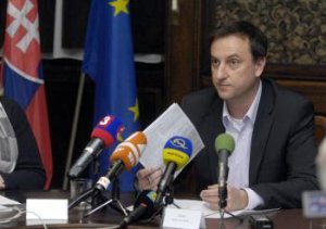 Krajcer Zemkovej odstupné nerieši