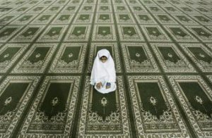 V moslimskom svete sa začal ramadán