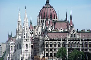 Maďarskí poslanci chcú trestne stíhať socialistických expremiérov