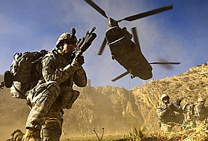 Pád zostreleného vrtuľníka neprežilo 31 amerických vojakov
