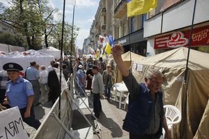 Tymošenkovej priaznivci si v Kyjeve rozložili stany. Súd ich demonštráciu zakázal
