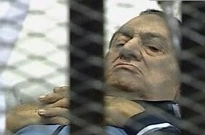 Sudca odročil proces s Mubarakom, zakázal televízne prenosy