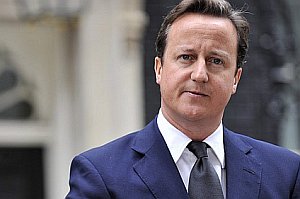Cameron: Každý 16-ročný Brit bude musieť absolvovať komunitnú službu