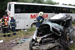 Česko: Slovák zavinil vážnu dopravnú nehodu, sám prišiel o život