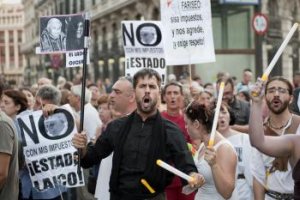 Španielsko: Protesty proti návšteve pápeža pokračujú