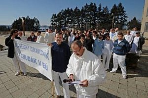 Vyše 3 800 lekárov je pripravených dať výpovede