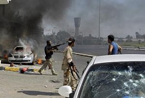 V Líbyi sa stále bojuje. Británia vysiela humanitárnu pomoc