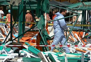 Na pláži tureckého letoviska vybuchla nálož, 15 zranených