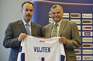 Slovenských hokejistov povedie Čech Vladimír Vůjtek