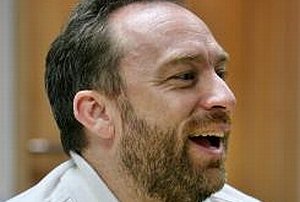 Jimmy Wales: Písanie článkov do Wikipédie je príliš zložité