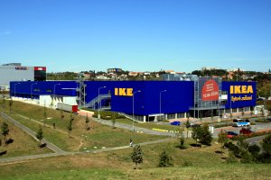 Česko: Kvôli bombe polícia evakuovala všetky predajne Ikea