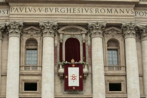 Vatikán: Kňazov zneužívajúcich deti sme nekryli