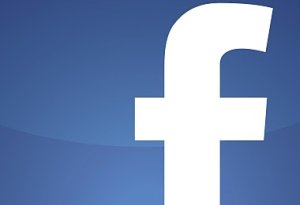 Facebook začal rúcať jazykové bariéry