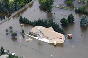Záplavy na východe USA si vyžiadali evakuáciu 130-tisíc ľudí