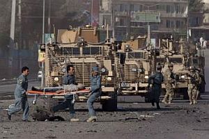 Afganistan: Pri samovražednom útoku utrpelo zranenia 77 vojakov USA