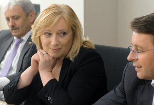 Vláda stojí za Radičovou, poslanec z KDH by ju nahradil Dzurindom