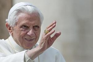 Pápež Benedikt XVI. čelí žalobe pre zločiny proti ľudskosti