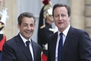 Sarkozy a Cameron pricetujú na návštevu do Líbye
