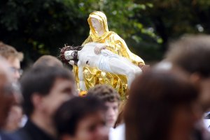 Slovensko si pripomenulo svoju patrónku, začala sa púť v Šaštíne