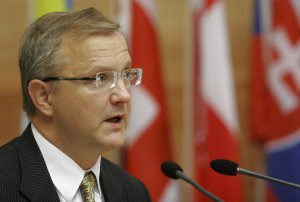 Komisár Rehn: Odkladanie eurovalu škodí ekonomike