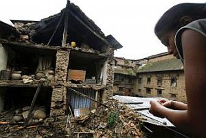 Zemetrasenie v Himalájach si vyžiadalo už najmenej 63 životov