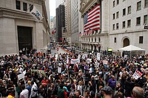 New York: Demonštrácie na Wall Street pokračujú už tretí deň