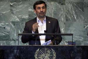Ahmadínedžád si je istý, že lietadlá nemohli zničiť veže WTC